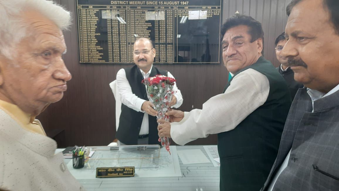 kisan vichar manch leaders with DM Meerut